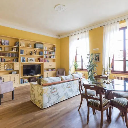 A Touch Of History, In Santa Reparata Apartment Florence