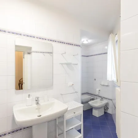 A Touch Of History, In Santa Reparata Apartment Florence
