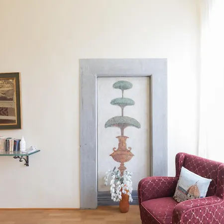 A Touch Of History, In Santa Reparata Apartment Florence